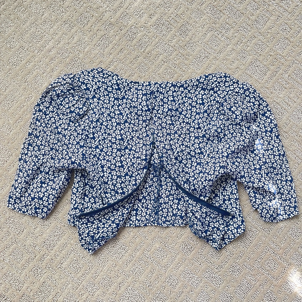 (4) Reformation Blue & White Floral Crop Top - Picture 3 of 11